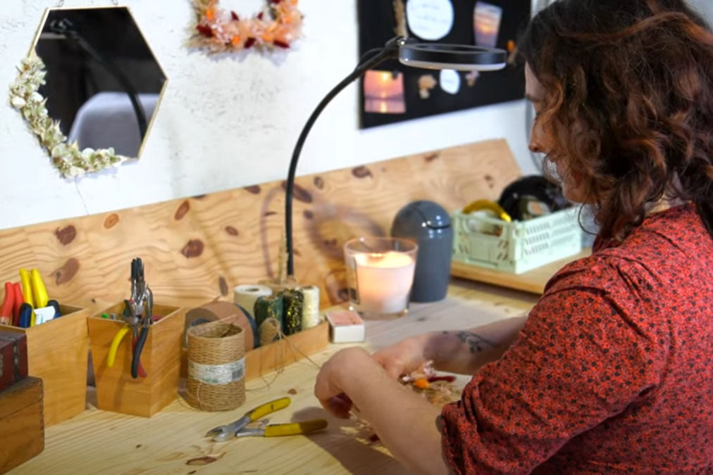 Comment créer une marque d’accessoires en fleurs séchées avec Elisa ? 🌸 (Un brin délicat)