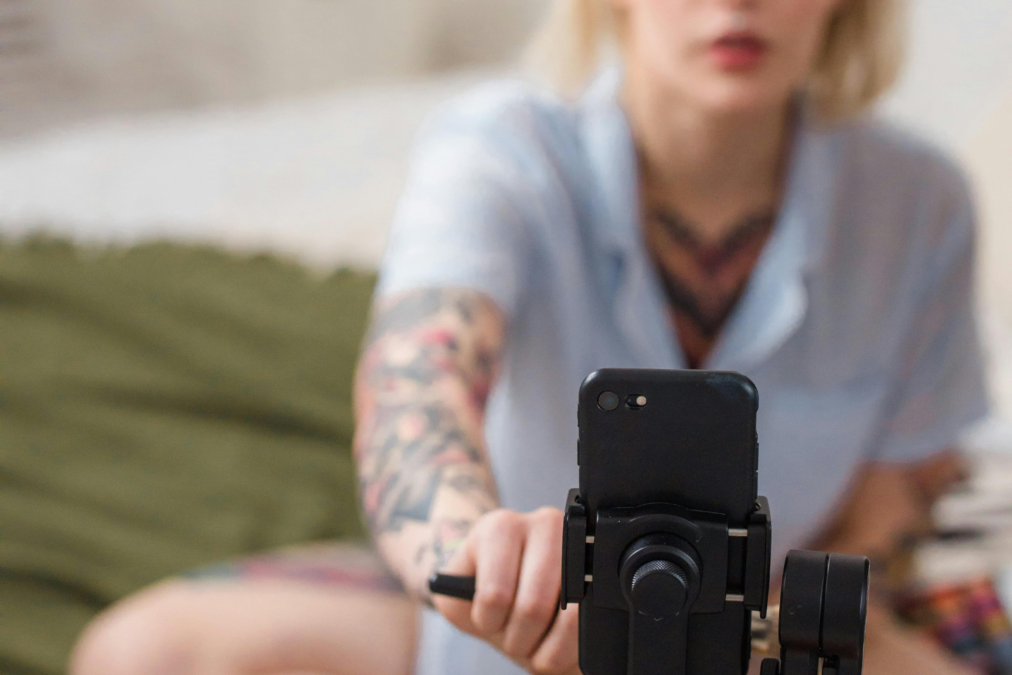 Comment communiquer sur Instagram sans se montrer ? 7 conseils pour y arriver