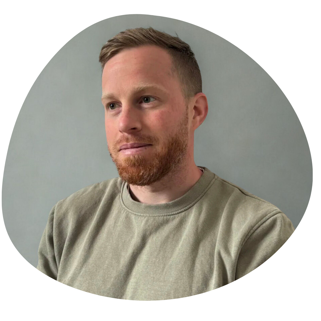 Emma (2) Julie MASCART membre de l'équipe de l'Artisane Académie.